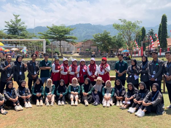Lomba PKK Menyambut HUT RI, KKN 11 UNUGHA Cilacap Partisipasi Bersama Masyarakat